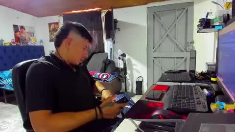 Snapshot of teoyes_ chatting on 11/15/25, 05:20 teoyes_ online show from 11/15/25, 05:20