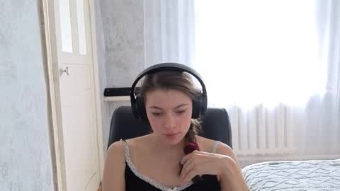 Anny Simpson online show from 09/19/25, 06:26