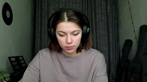 Anny Simpson online show from 02/16/26, 06:09