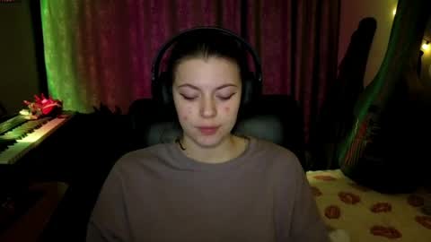 Anny Simpson online show from 04/10/26, 09:41