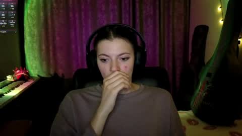 Anny Simpson online show from 04/12/26, 08:14