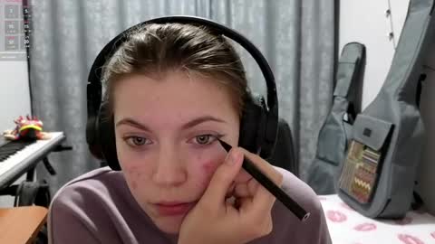 Anny Simpson online show from 04/15/26, 08:20