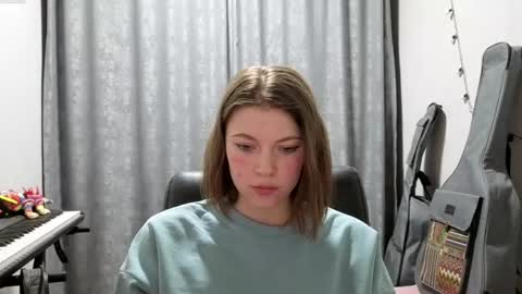 Anny Simpson online show from 05/19/26, 08:04