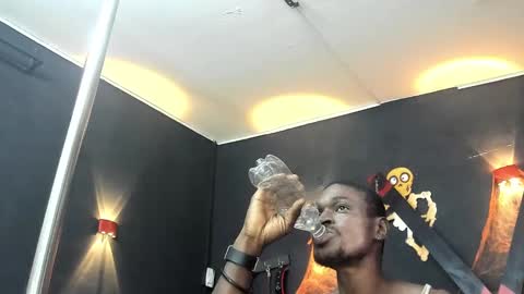 terranze_z online show from 10/21/25, 07:58