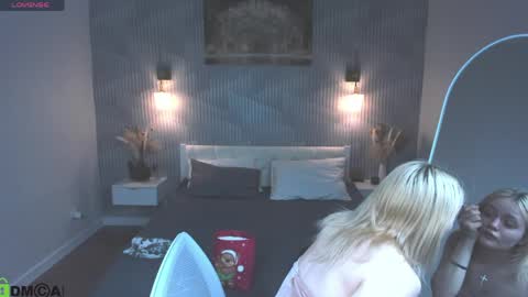 Tessa online show from 04/09/26, 09:15