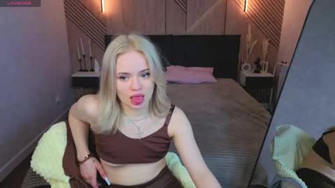 Tessa online show from 05/25/26, 05:19