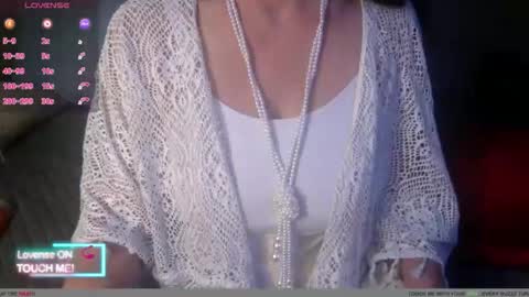 Snapshot of tessa_foxxx chatting on 11/25/25, 10:15 tessa_foxxx online show from 11/25/25, 10:15