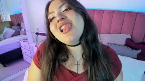 Snapshot of tessa_sinclaire chatting on 04/30/26, 08:48 TERESA online show from 04/30/26, 08:48