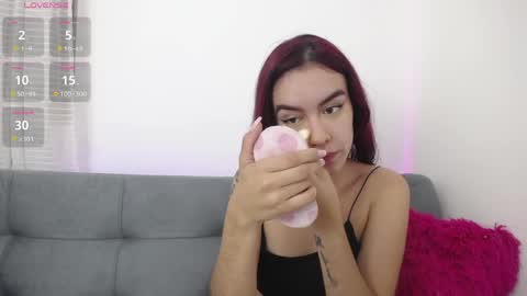 Tessa foxie      online show from 05/08/26, 11:26