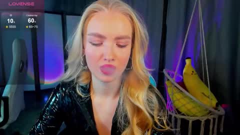 TessaHamilton online show from 02/11/26, 08:41