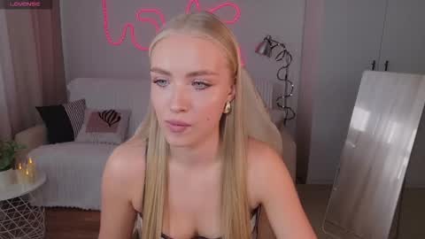 TessaHamilton online show from 02/22/26, 07:51