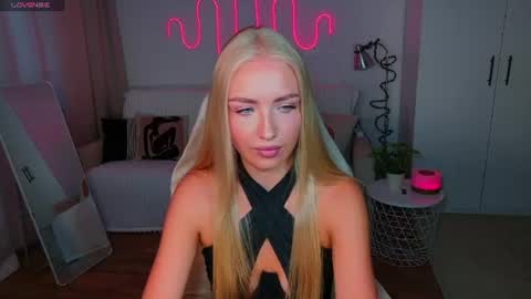 Snapshot of tessahamilton chatting on 06/25/26, 02:21 TessaHamilton online show from 06/25/26, 02:21