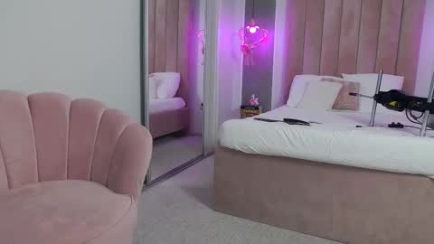 Snapshot of tessaquins chatting on 10/19/25, 05:35 tessaquins online show from 10/19/25, 05:35