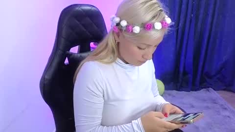 Snapshot of tessawhisnton chatting on 12/17/24, 05:04 Tessy online show from 12/17/24, 05:04