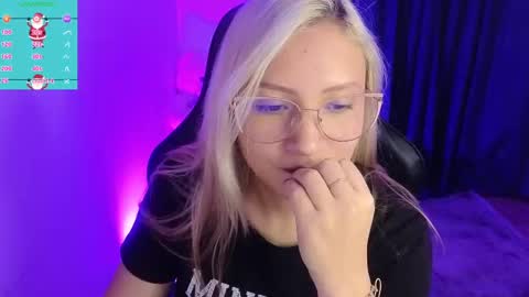 Snapshot of tessawhisnton chatting on 12/19/24, 08:34 Tessy online show from 12/19/24, 08:34