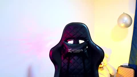 Snapshot of tessawhisnton chatting on 11/06/25, 03:13 Tessy online show from 11/06/25, 03:13