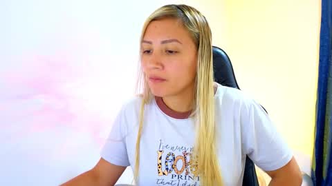 Snapshot of tessawhisnton chatting on 11/13/25, 06:18 Tessy online show from 11/13/25, 06:18