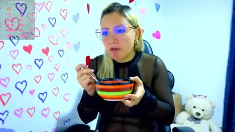 Tessy online show from 03/26/26, 03:39