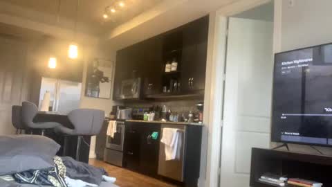 Snapshot of texas_blonde chatting on 01/10/25, 05:34 Daphne Summers online show from 01/10/25, 05:34