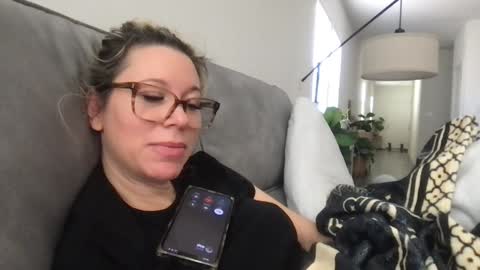 Snapshot of texas_blonde chatting on 11/04/25, 04:17 Daphne Summers online show from 11/04/25, 04:17