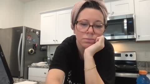 Daphne Summers online show from 12/18/25, 04:02