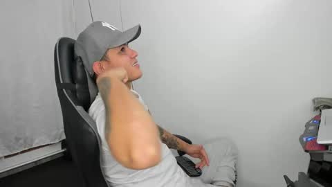 Teylor Fel online show from 01/15/25, 03:22