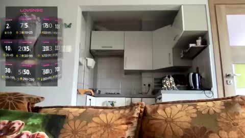 Snapshot of teylor_l chatting on 12/04/25, 01:09 Teylor online show from 12/04/25, 01:09