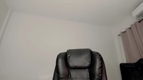 Snapshot of tgirl_luna69 chatting on 05/14/26, 09:32 Luna online show from 05/14/26, 09:32