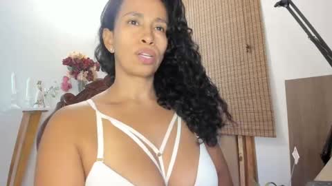 Thalia Gomex online show from 09/10/25, 09:37