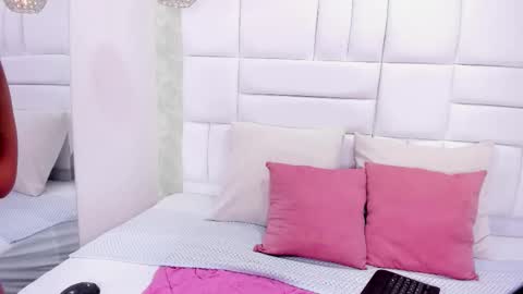 Thalia Nichols online show from 02/01/26, 09:02