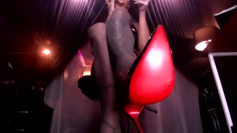 Snapshot of thalia_saint chatting on 06/25/26, 12:32 Thalia Saint online show from 06/25/26, 12:32
