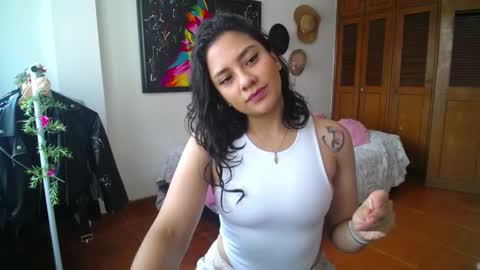 Snapshot of thaliacooper chatting on 12/12/24, 06:53 online show from 12/12/24, 06:53