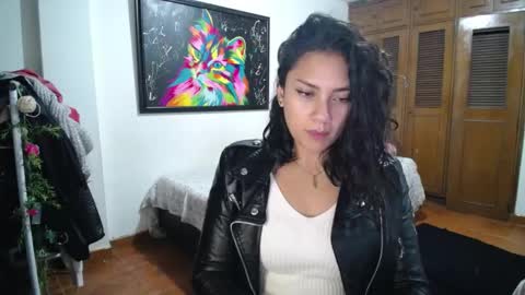 Snapshot of thaliacooper chatting on 12/22/24, 05:23 online show from 12/22/24, 05:23