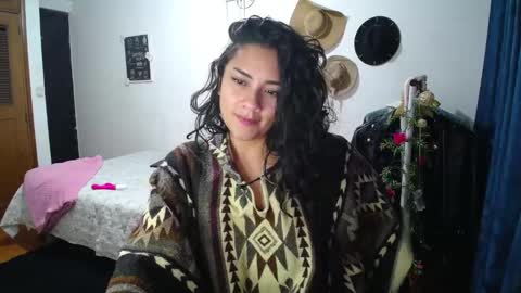 Snapshot of thaliacooper chatting on 01/19/25, 05:37 online show from 01/19/25, 05:37