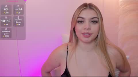 Snapshot of thaliafox_ chatting on 03/05/25, 08:54 Thalia online show from 03/05/25, 08:54