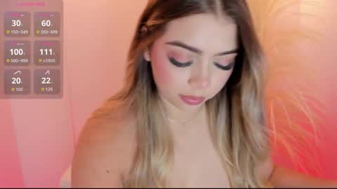 Snapshot of thaliafox_ chatting on 10/03/25, 01:02 Thalia online show from 10/03/25, 01:02