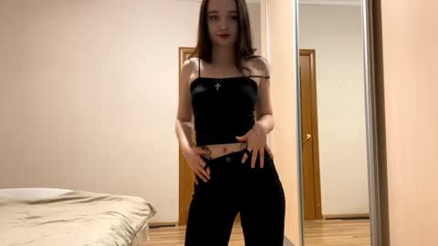 Snapshot of thaliakuchem chatting on 02/02/26, 05:00 Yumi online show from 02/02/26, 05:00