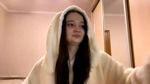 Snapshot of thaliakuchem chatting on 02/03/26, 04:12 Yumi online show from 02/03/26, 04:12