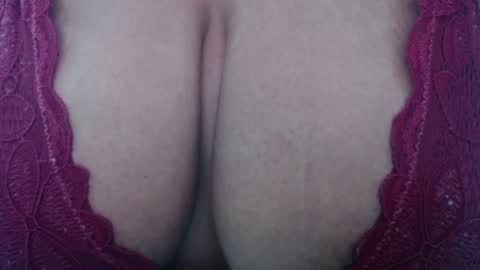 Snapshot of thaly_pervert chatting on 05/10/26, 02:44 Thalia online show from 05/10/26, 02:44