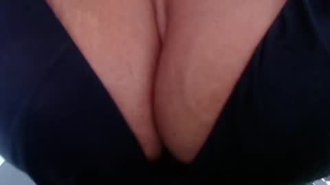 Snapshot of thaly_pervert chatting on 05/18/26, 02:56 Thalia online show from 05/18/26, 02:56