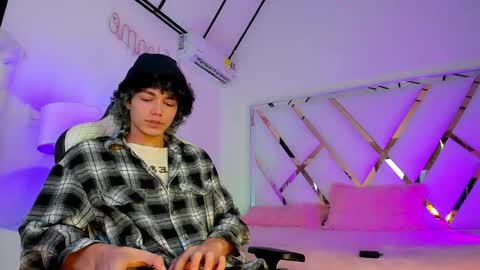 thanier_18 online show from 03/31/26, 07:25