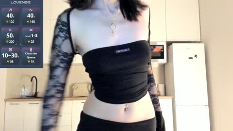 Snapshot of thanos_world1321002 chatting on 02/05/25, 10:12 thanos_world1321002 online show from 02/05/25, 10:12