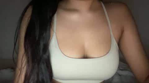 Snapshot of thatgirlmelanie chatting on 02/11/26, 04:28 Melanie online show from 02/11/26, 04:28