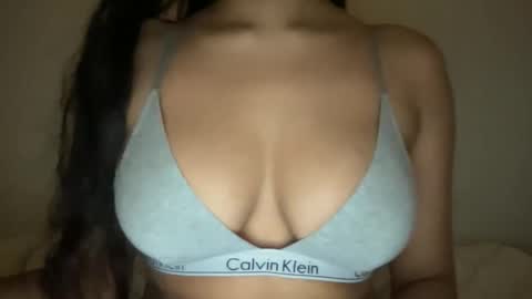 Snapshot of thatgirlmelanie chatting on 03/01/26, 03:52 Melanie online show from 03/01/26, 03:52