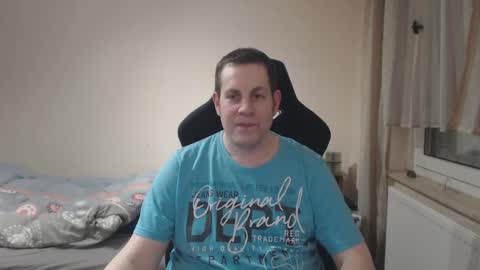Snapshot of thatguyyeahhim chatting on 02/13/25, 12:46 thatguyyeahhim online show from 02/13/25, 12:46