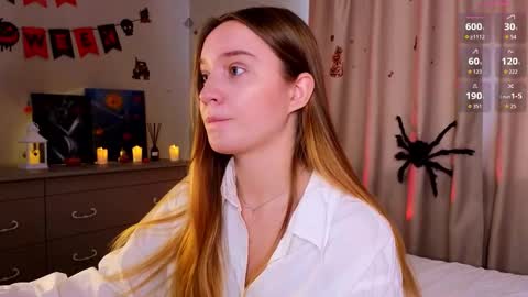 Snapshot of thatonerabbit chatting on 10/26/25, 10:54 Alice online show from 10/26/25, 10:54