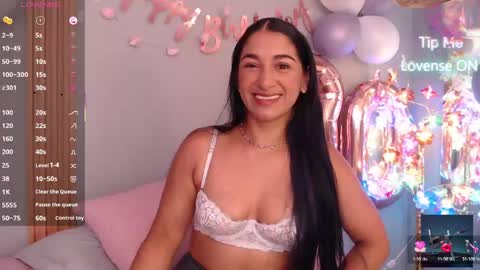Snapshot of thayssa_ross chatting on 04/27/26, 03:43 THAYSSA ROSS online show from 04/27/26, 03:43