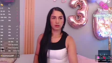 Snapshot of thayssa_ross chatting on 04/30/26, 03:07 THAYSSA ROSS online show from 04/30/26, 03:07