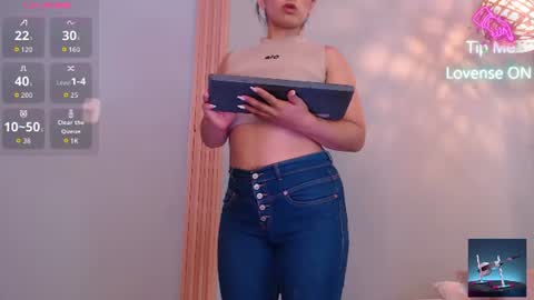 Snapshot of thayssa_ross chatting on 06/08/26, 02:50 THAYSSA ROSS online show from 06/08/26, 02:50