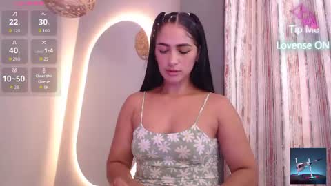 Snapshot of thayssa_ross chatting on 06/13/26, 07:23 THAYSSA ROSS online show from 06/13/26, 07:23